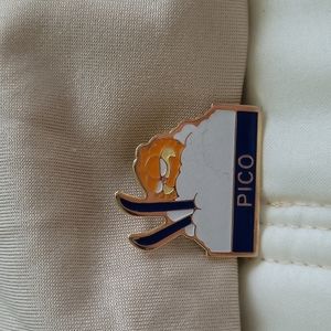 Vintage PICO VT, Garfield Ski Pin Collectible